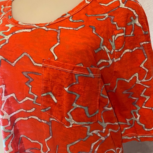 Urban Outfitters Basic Tee - Picture 4 of 4